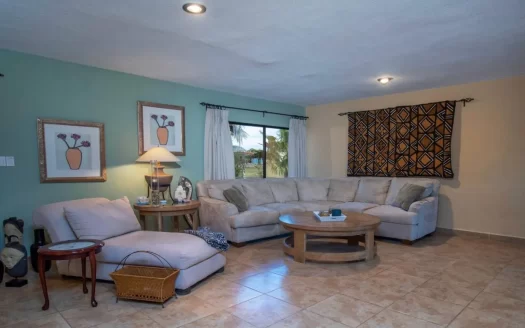 272 Mayos, Country Club