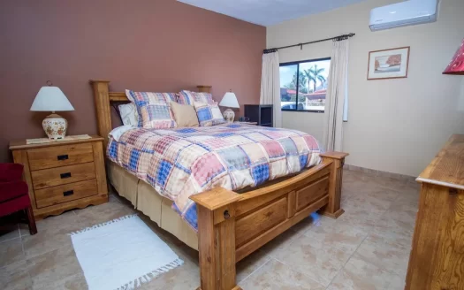 272 Mayos, Country Club