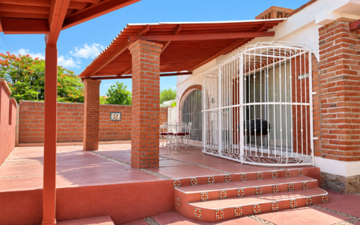 129 PASEO LA HERMOSA, VILLA HERMOSA